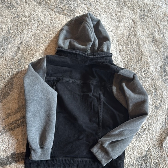 Denim hoodie jacket with sweatshirt sleeves in black and gray - Picture 7 of 10